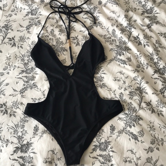 Black one piece swimsuit - Picture 2 of 4